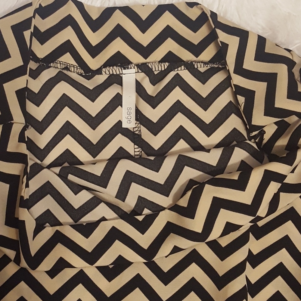 Black and Gold Skirt size Medium - Picture 2 of 2